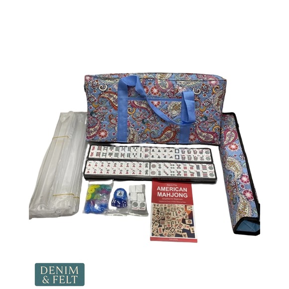 The Unbranded Brand Other - American Mahjong Set 166 Tiles 4 Acrylic Racks Blue Paisley Quilted Travel Bag